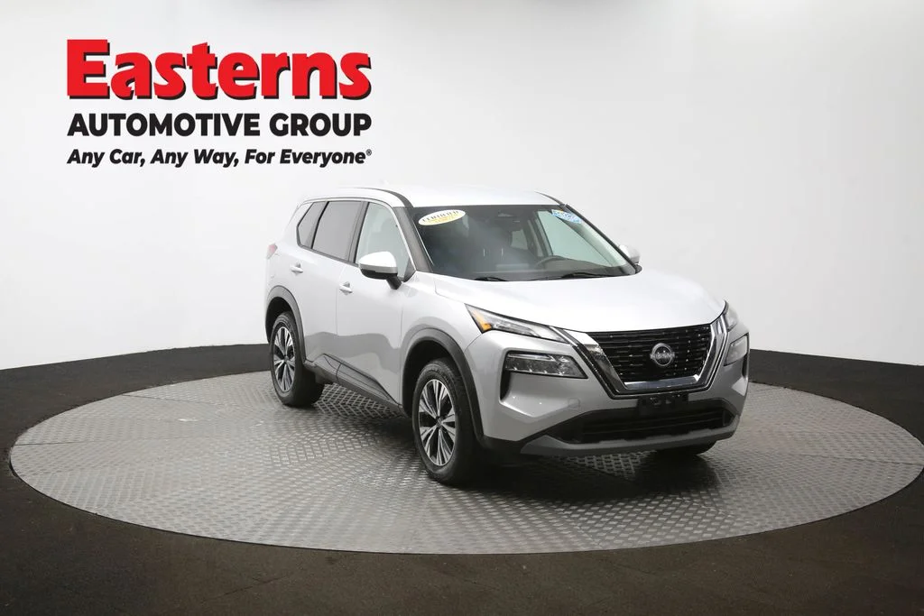 Used 2022 Silver Nissan SV image 51