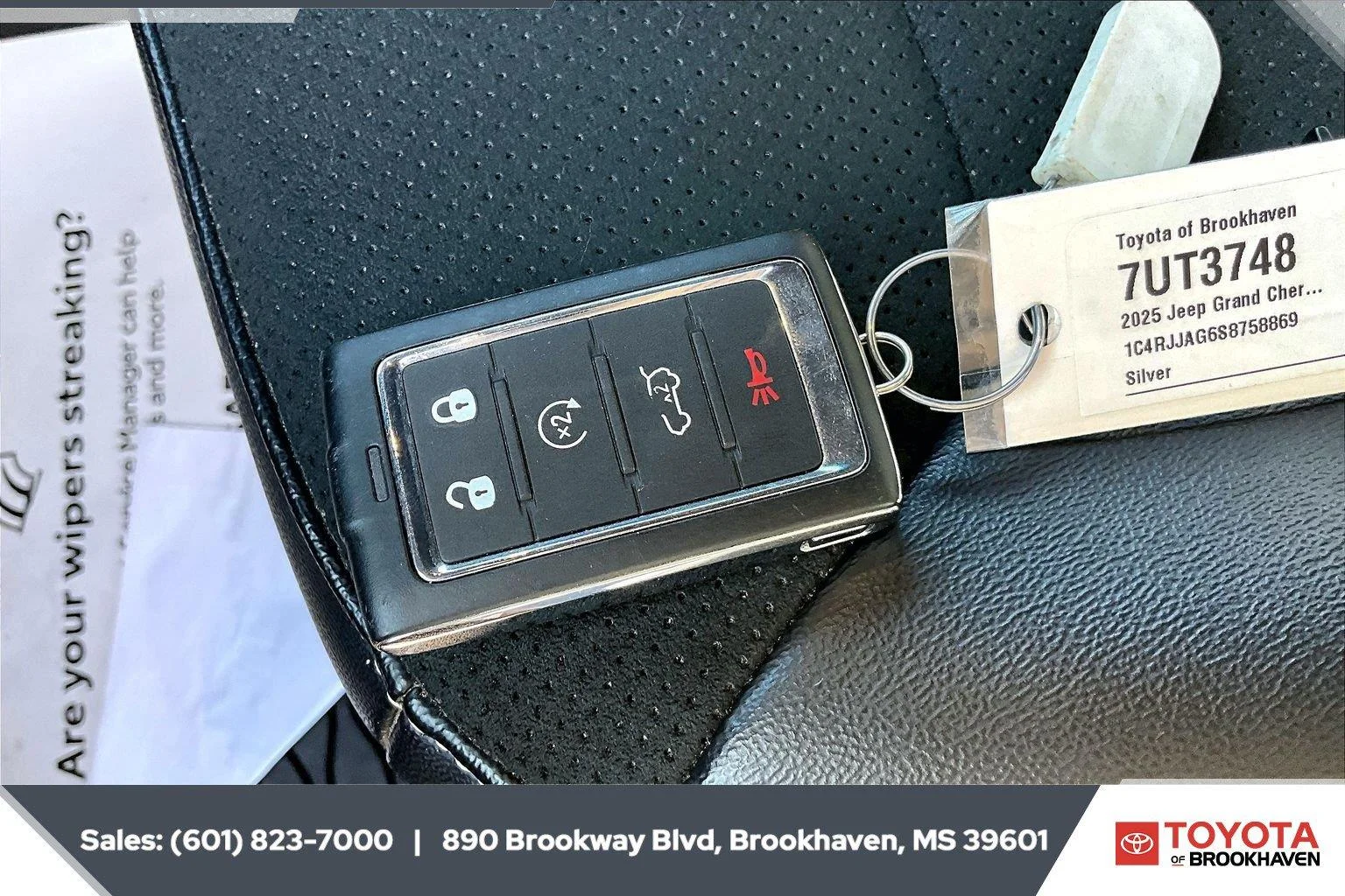 Used 2025 Silver Zynith Jeep Altitude X image 9