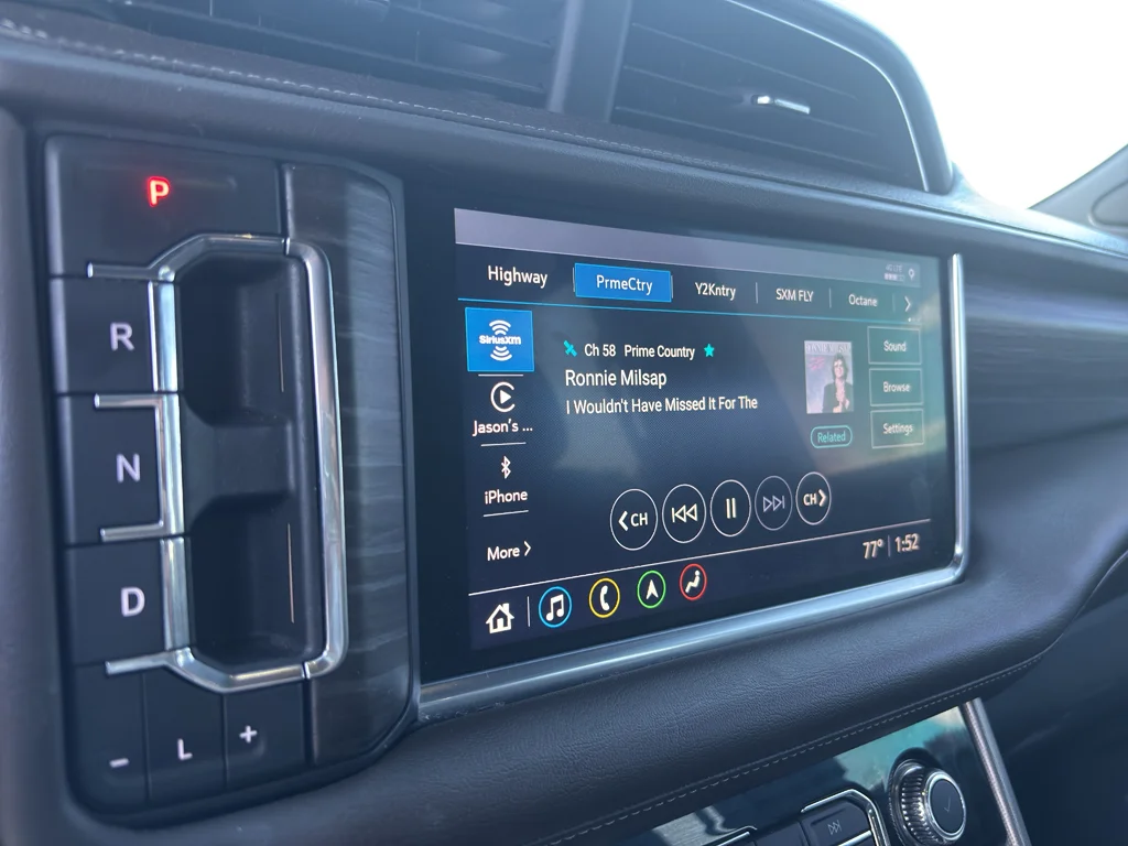 Used 2021 White GMC Denali image 21