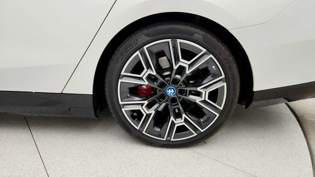 Used 2025 Mineral White Metallic BMW xDrive40 w/ M Sport, Premium & Driving Assistance Pro. Packages image 9