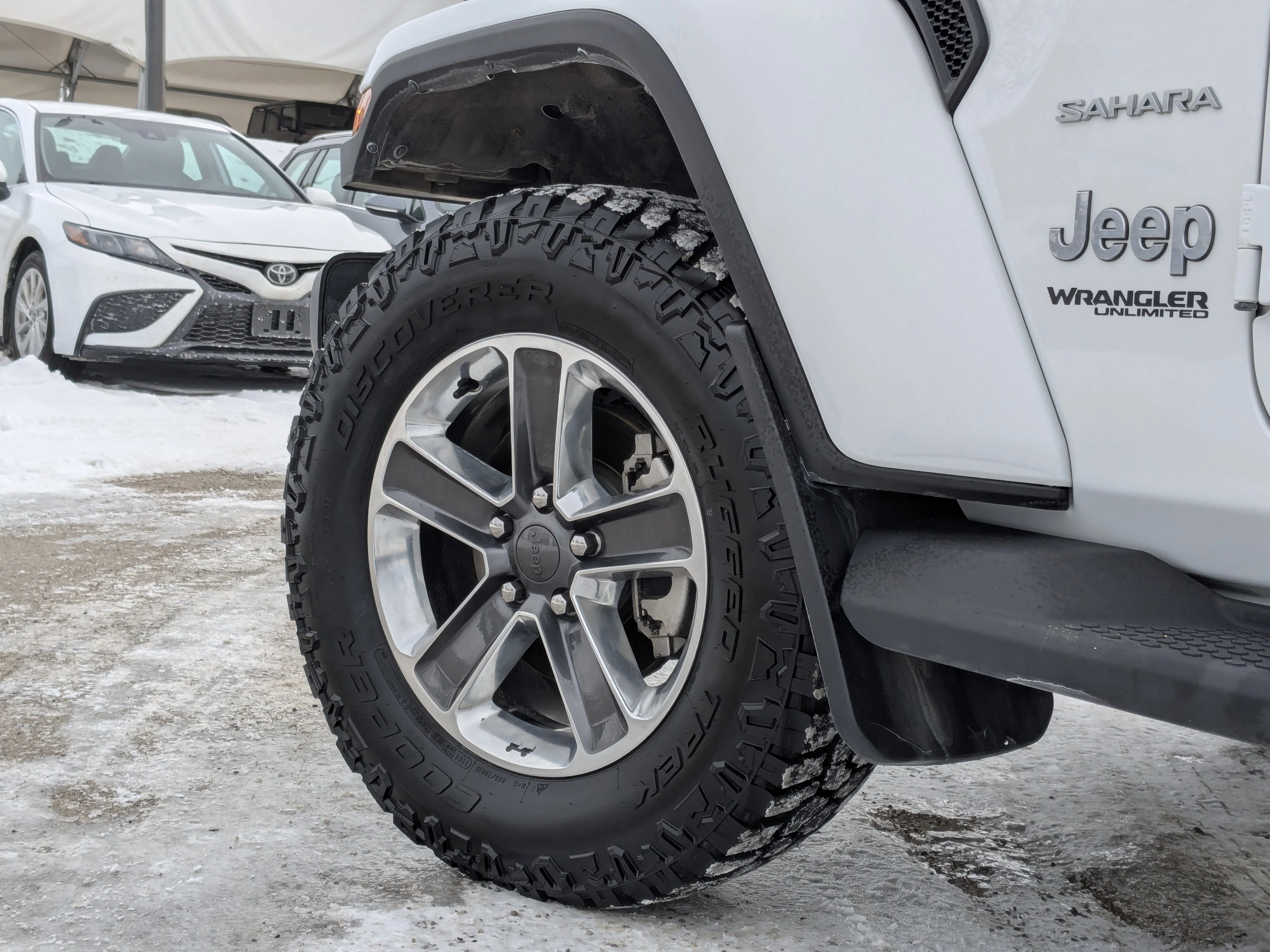 Used 2022 White Jeep Unlimited Sahara - Cold Weather Grp - Leather - Alpine Audio - Remote Start & More image 9