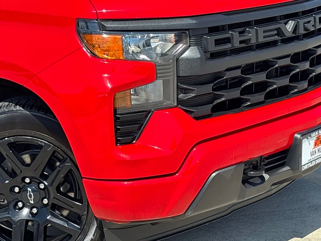 Used 2023 Red Chevrolet Custom image 8