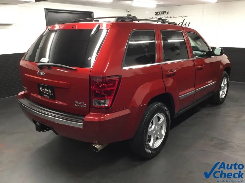 Used 2005 Red Jeep Limited image 11