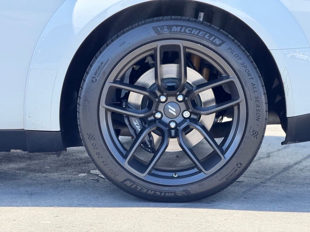 2C3CDZFJ4PH680582