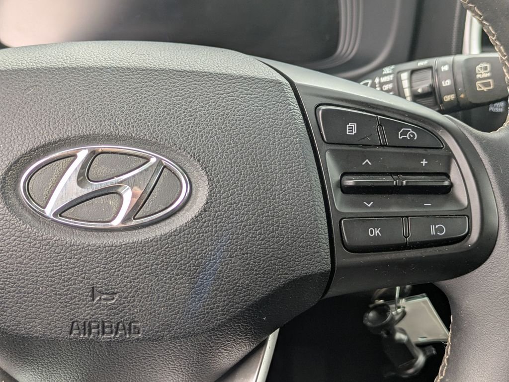Used 2023 Silver Hyundai SEL image 17