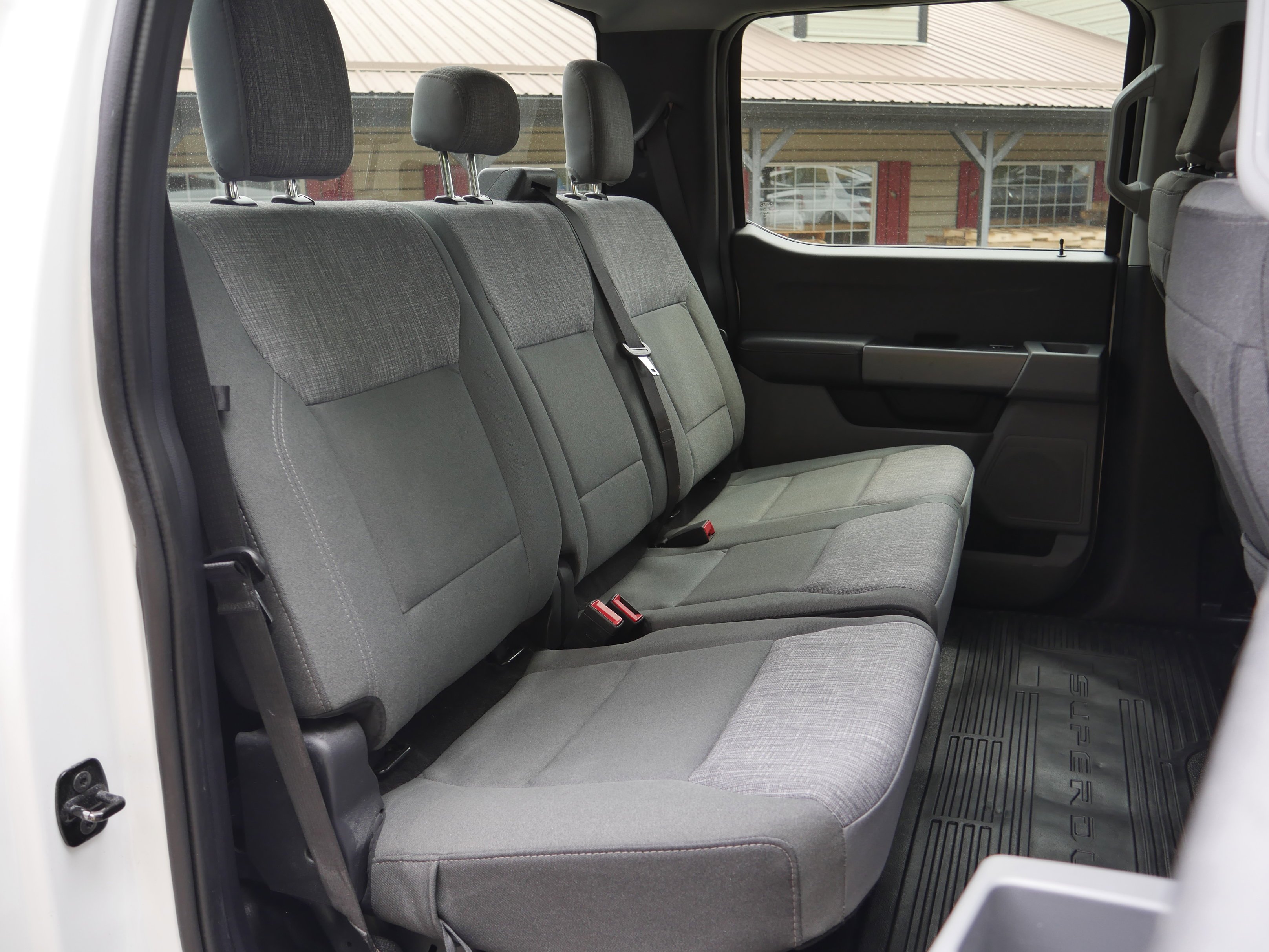 Used 2024 Oxford White Ford XLT image 25