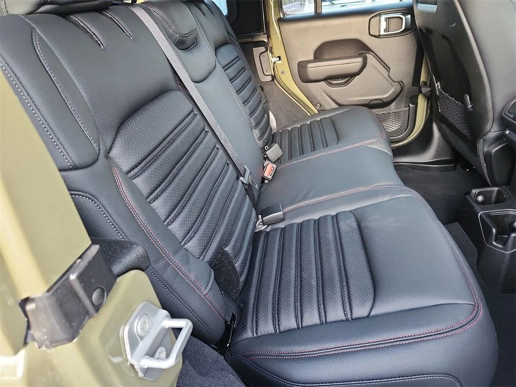 2025 Jeep Wrangler 4-Door Rubicon - Photo 16