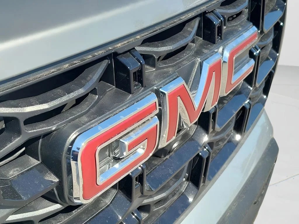 New 2026 Sterling Metallic GMC Elevation image 42
