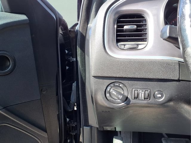 Used 2020 Black Dodge SXT RWD image 11