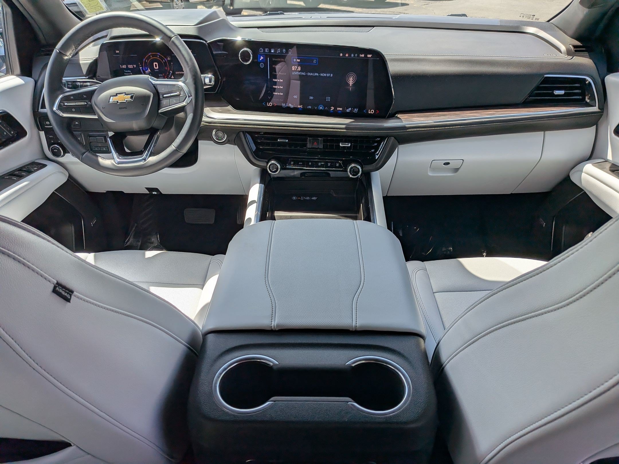 2025 Chevrolet Suburban Premier - Photo 27