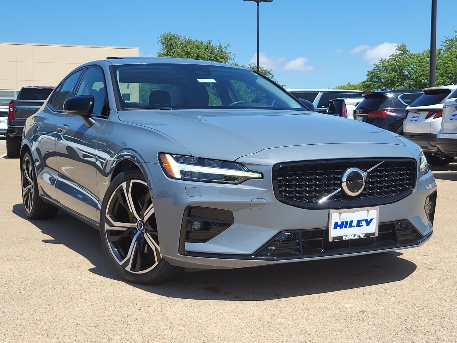 2024 Volvo S60 Plus