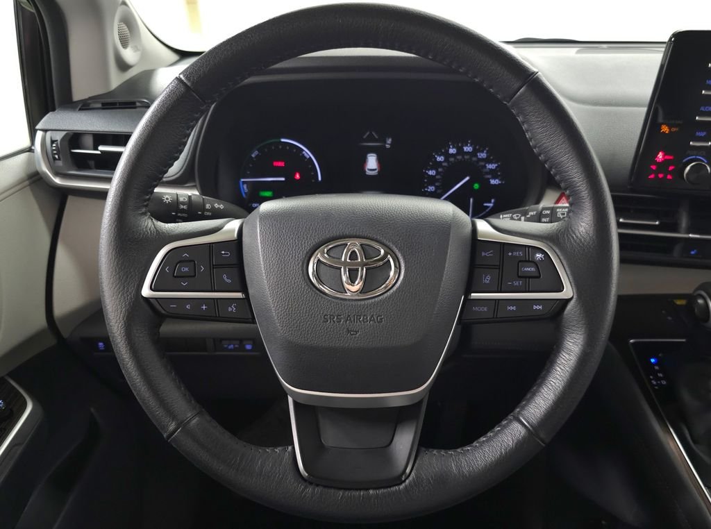 Used 2022 Pearl Toyota XLE image 20
