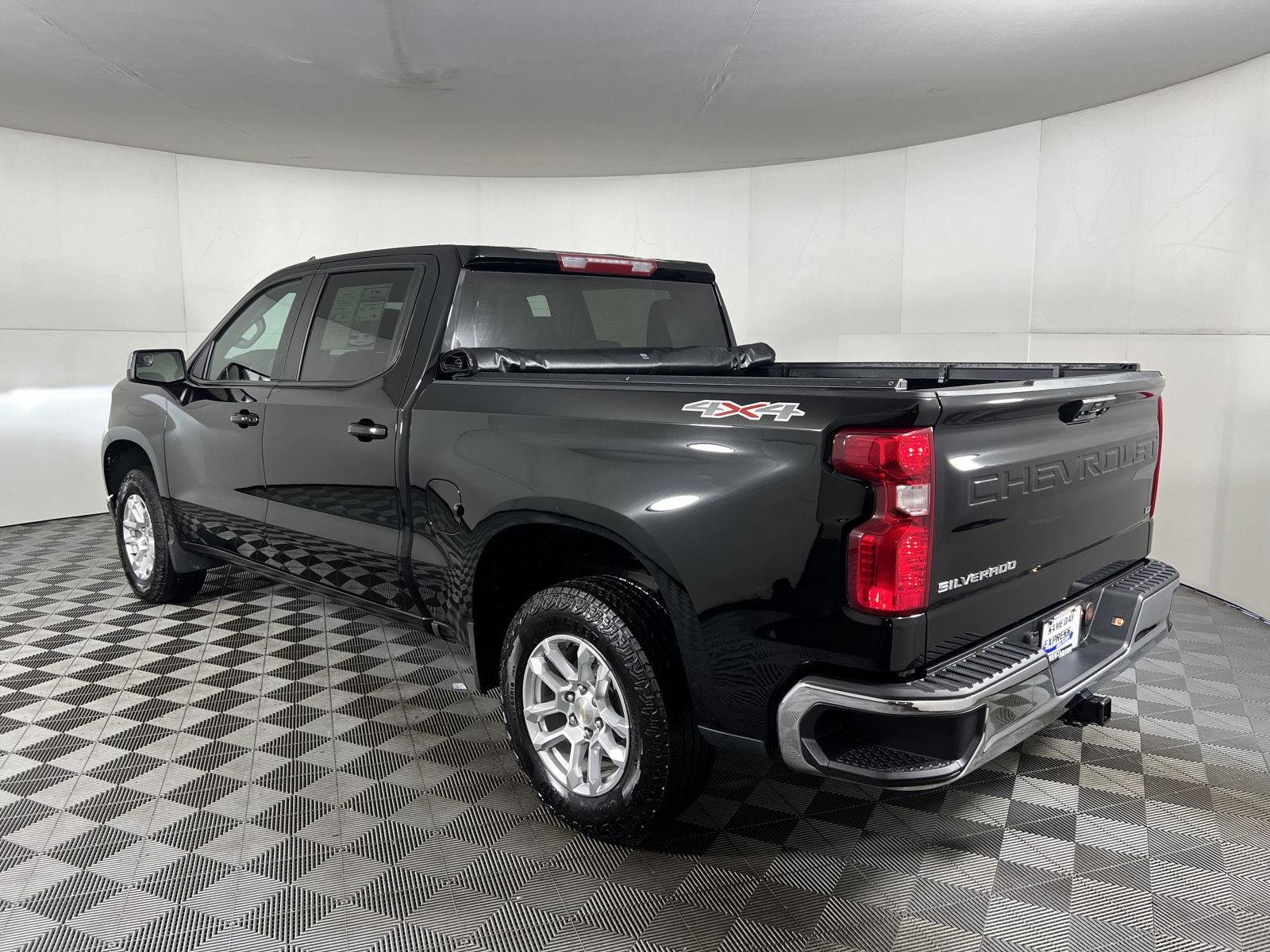 Used 2025 Black Chevrolet LT (2FL) image 16