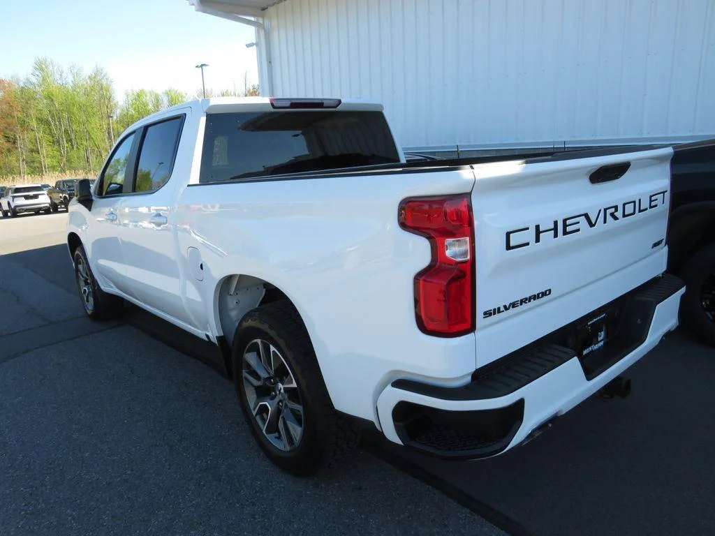 Used 2023 Summit White Chevrolet RST image 13