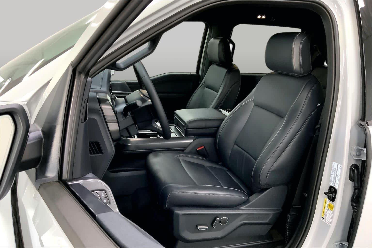 New 2026 Avalanche Ford Lariat® image 8