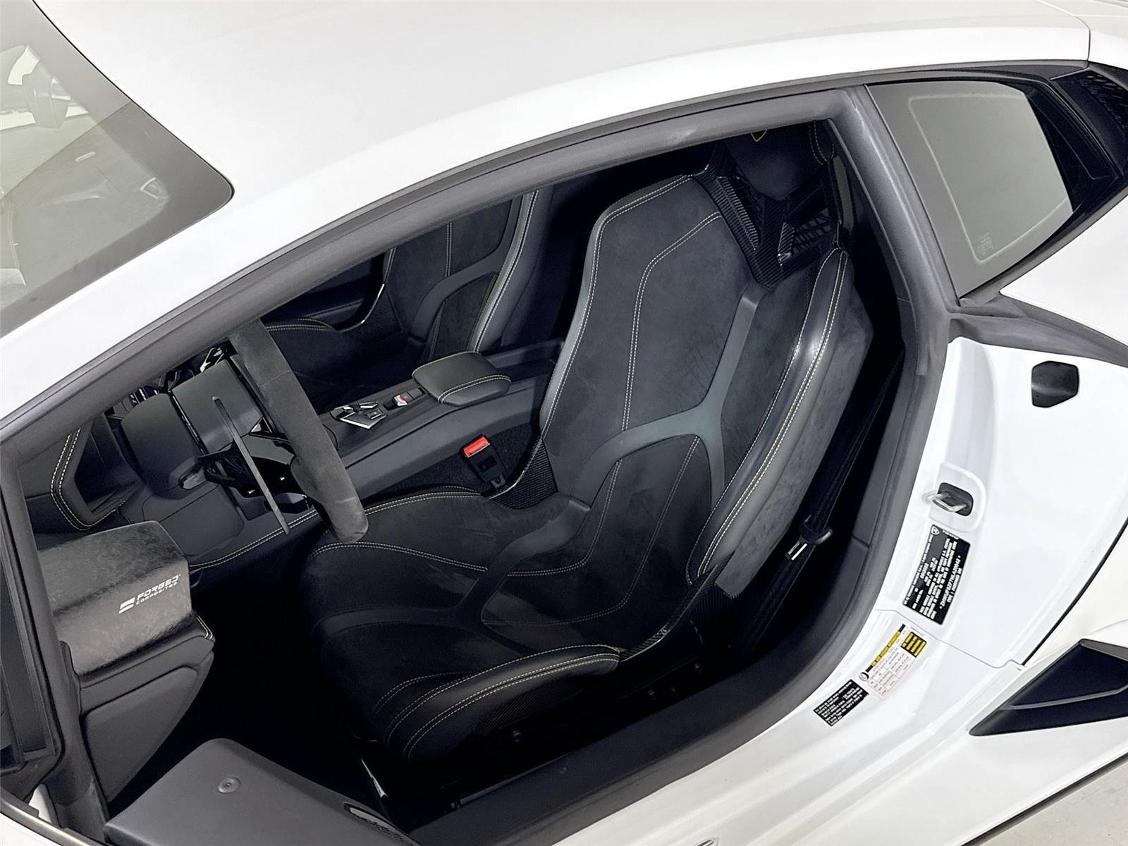 Used 2022 Bianco Canopus Lamborghini  image 14