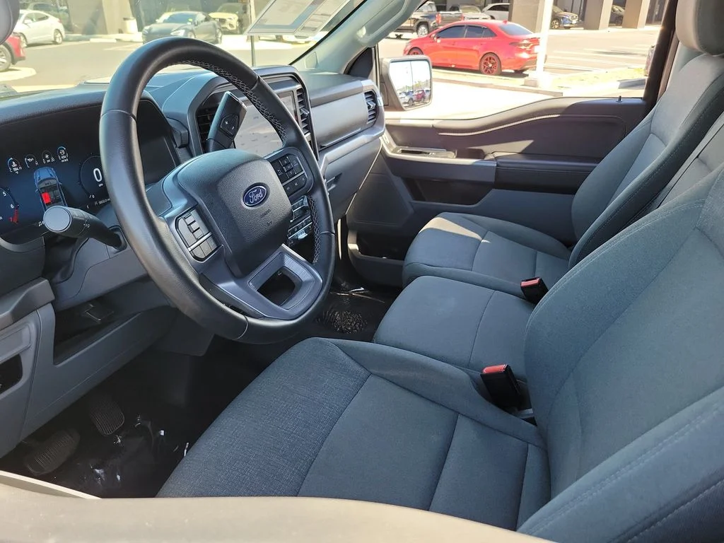 Used 2025 Black Metallic Ford XLT image 3