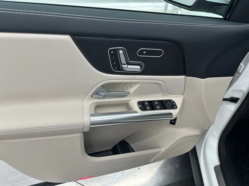 New 2026 White Mercedes-Benz GLA 250 image 14