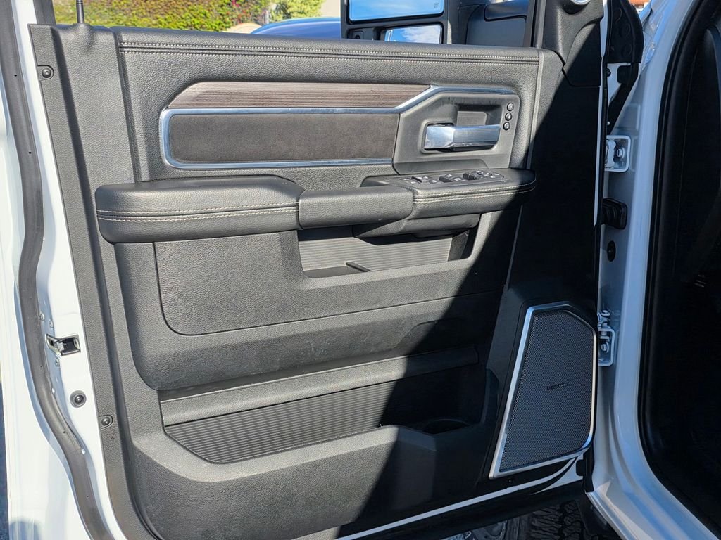 New 2026 Bright White Clear-Coat Exterior Paint RAM Laramie image 8
