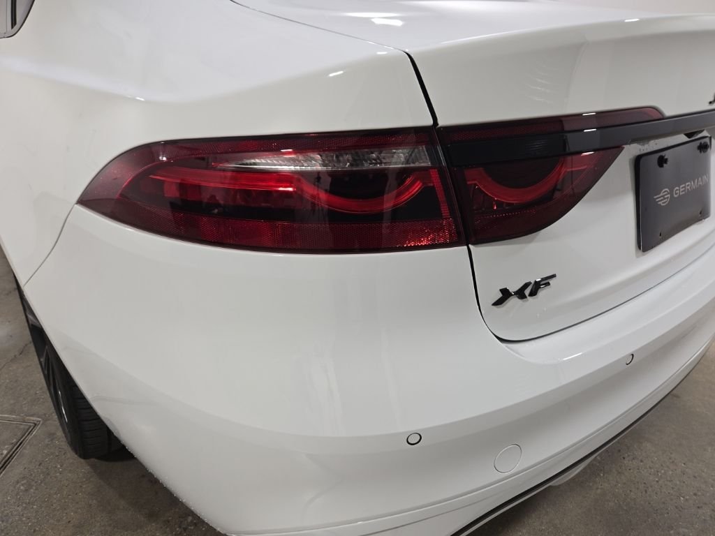 Used 2022 Fuji White Jaguar R-Dynamic SE image 25
