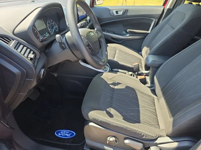 Used 2021 Red Ford SE image 15