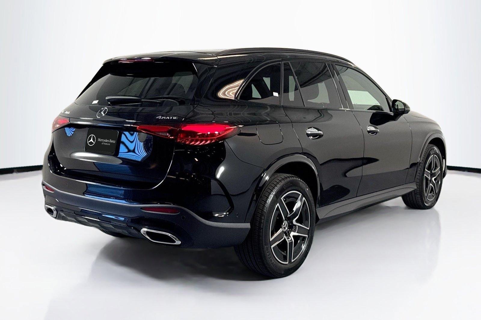 New 2026 Black Mercedes-Benz GLC 300 image 5