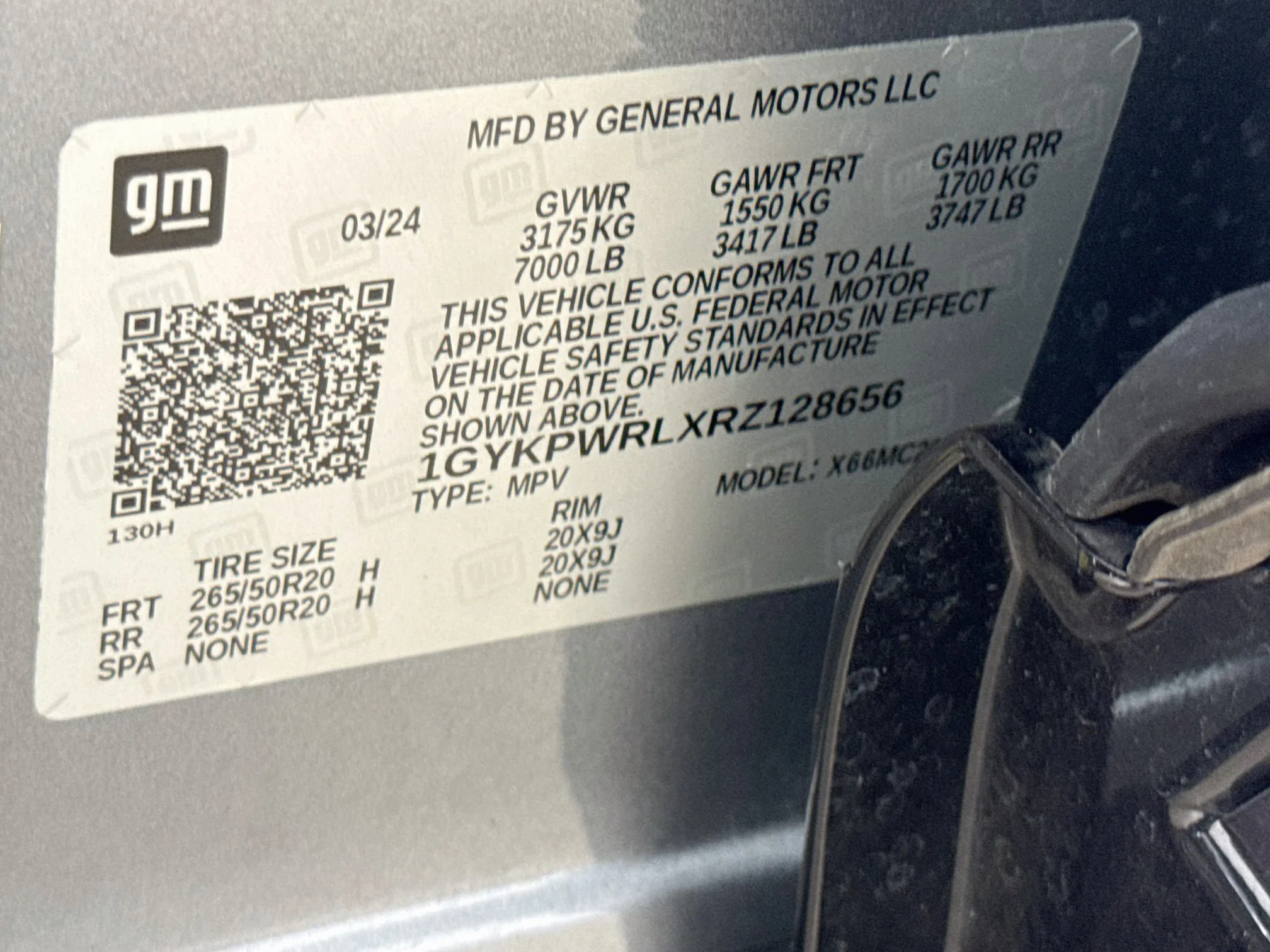 Used 2024 Argent Silver Metallic Cadillac Sport 3 image 33