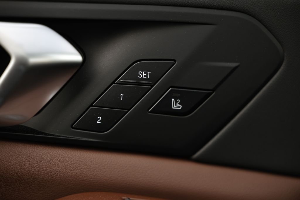 New 2026 Skyscraper Grey Metallic BMW xDrive40i image 16