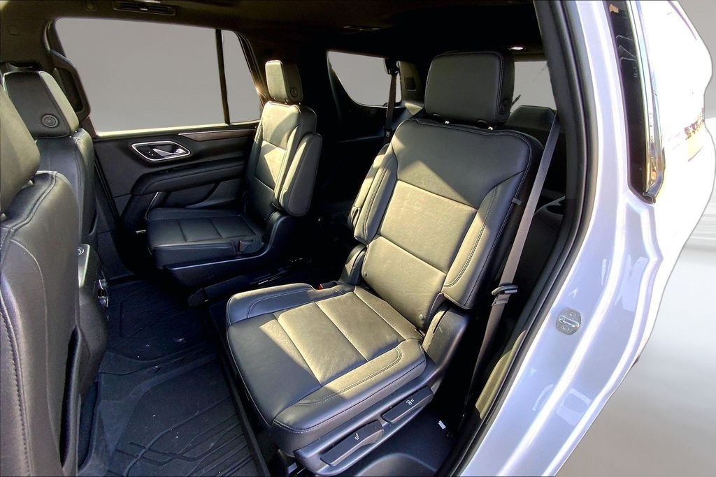 Used 2023 Summit White Chevrolet Z71 image 25