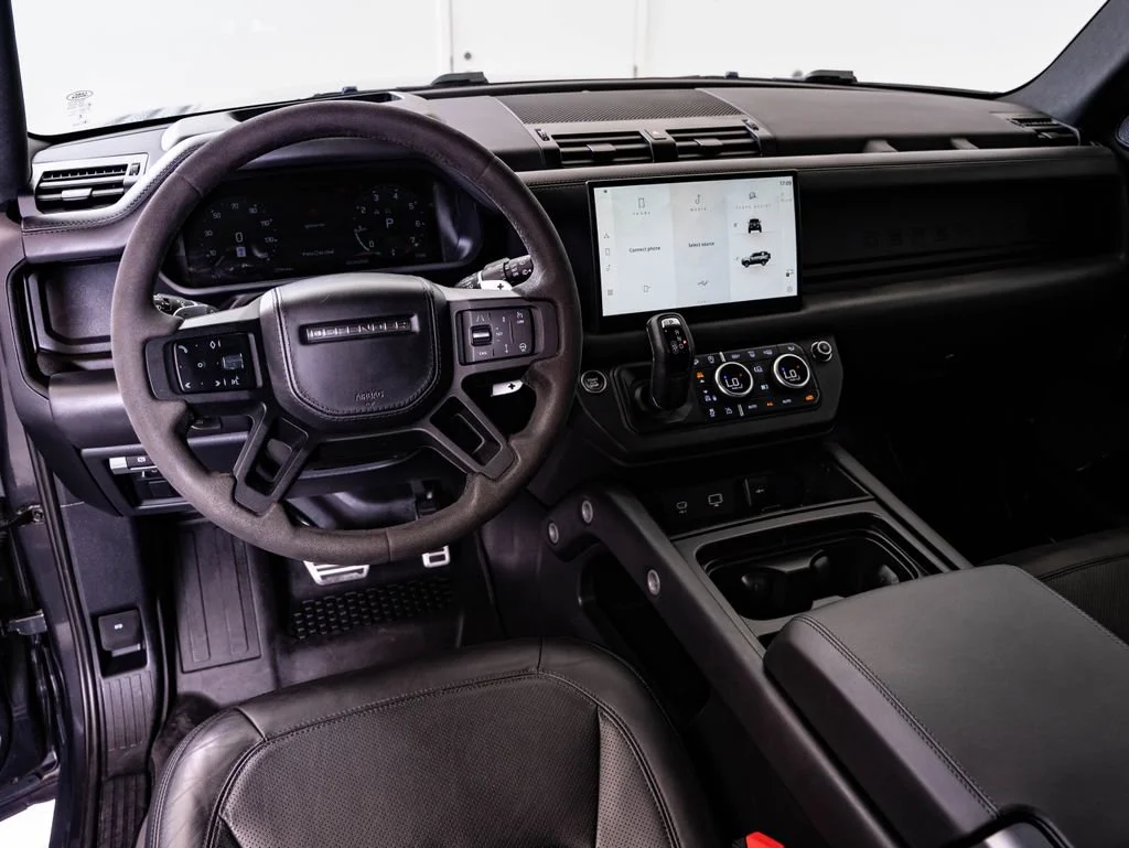Used 2023 Carpathian Gray Premium Metallic Land Rover V8 image 4