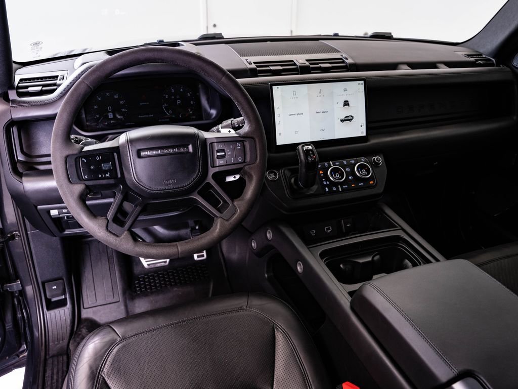 Used 2023 Carpathian Gray Premium Metallic Land Rover V8 image 4