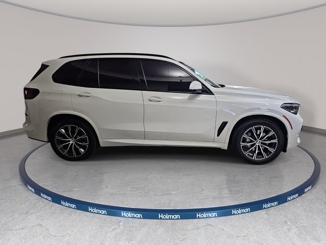Used 2022 White BMW xDrive40i image 5