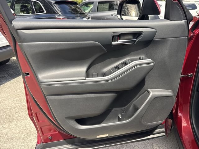 2022 Toyota Highlander XLE - Photo 13