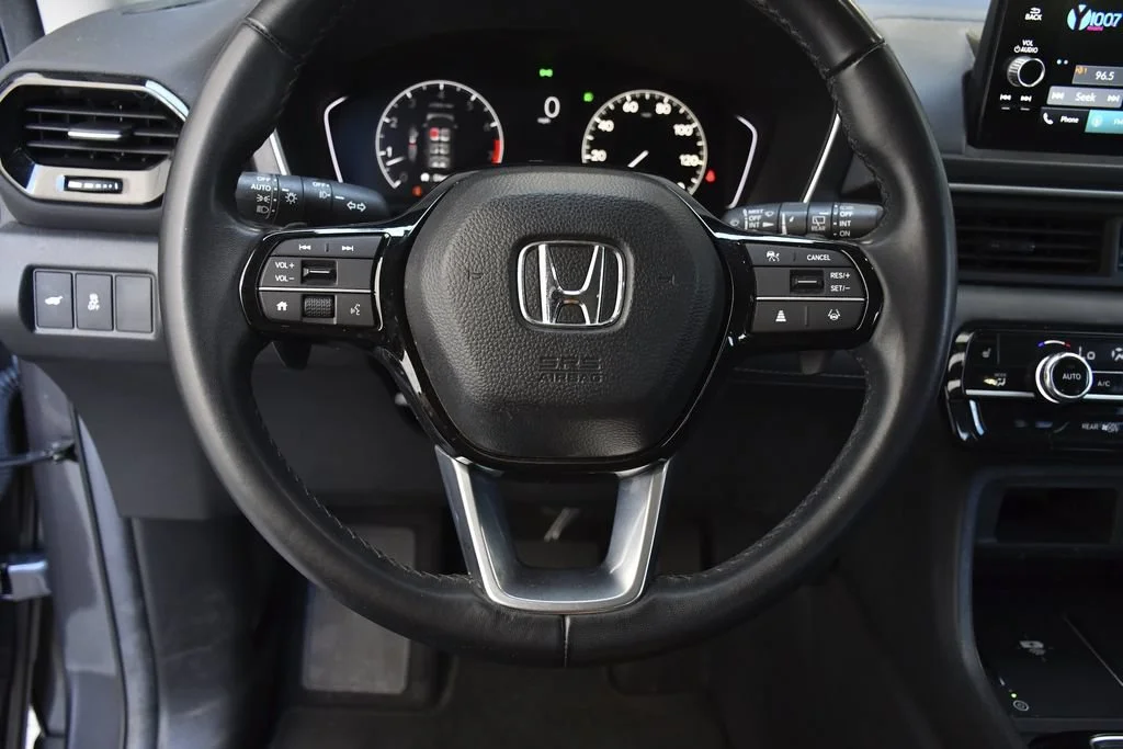 Used 2024 Modern Steel Metallic Honda EX-L 7 Passenger image 7