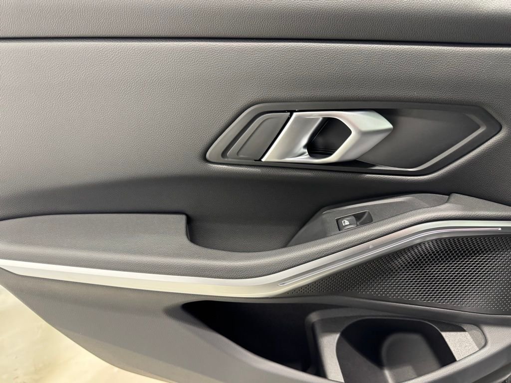 2026 BMW 3 Series 330i - Photo 19