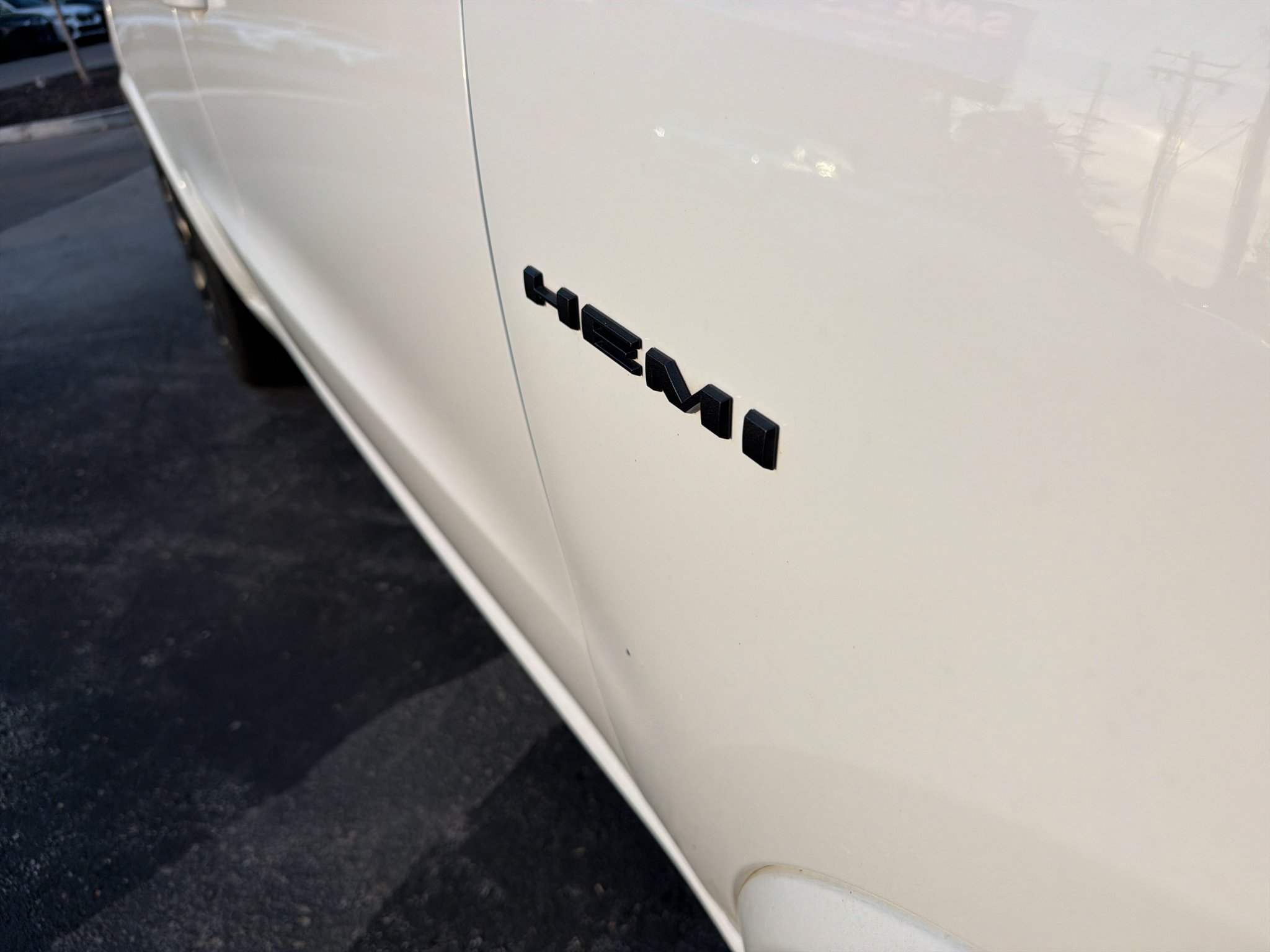 Used 2023 Whi Dodge Hemi Orange image 3