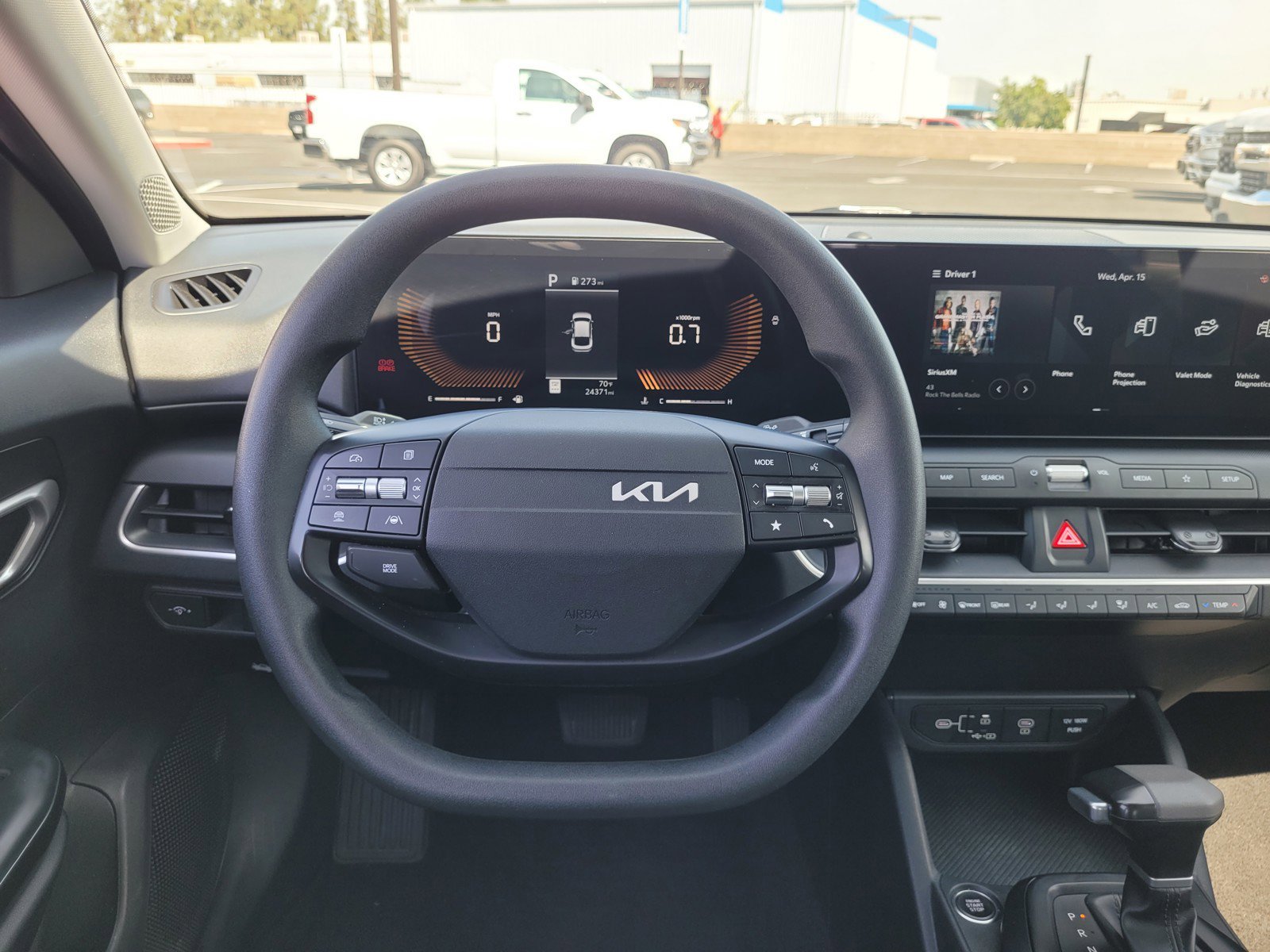 2025 Kia K4 LXS - Photo 15