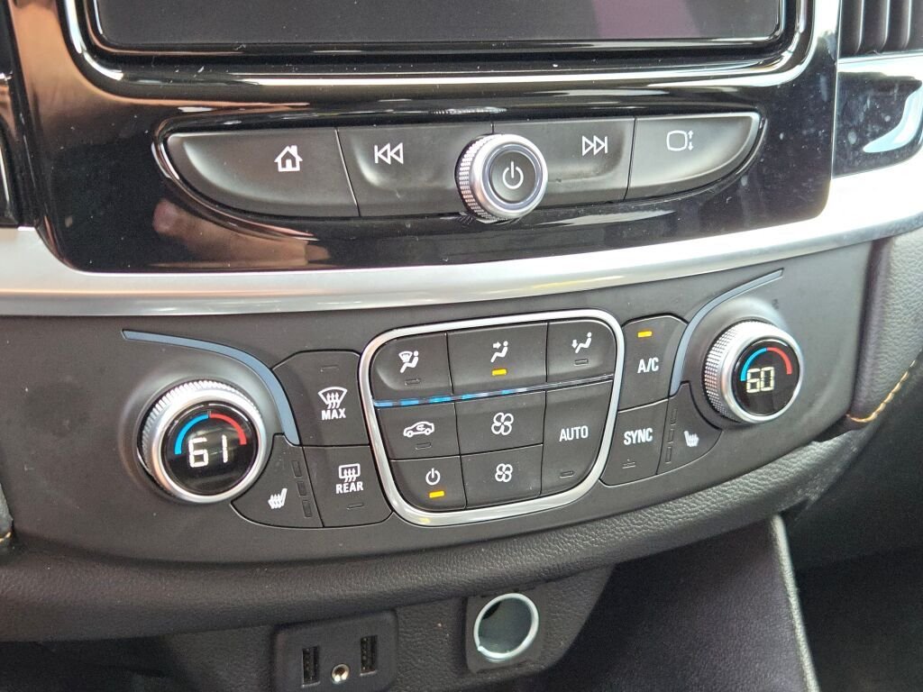 Used 2019 White Chevrolet LT image 24