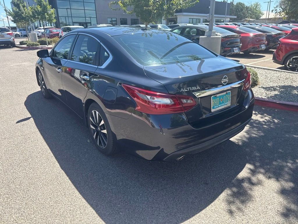 Used 2018 Blue Nissan 2.5 SL image 13