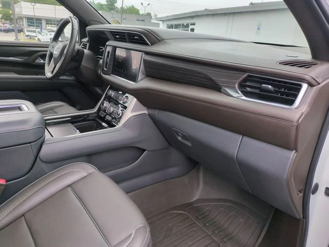 Used 2022 White GMC Denali image 37