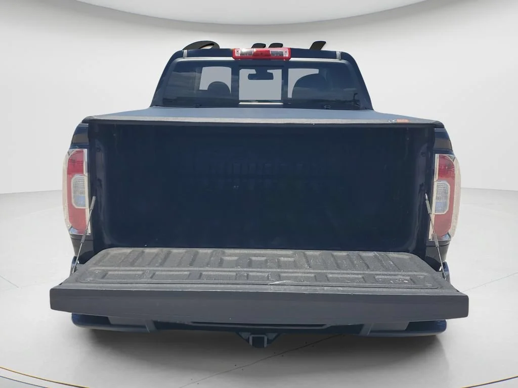 Used 2022 Onyx Black GMC Denali image 9