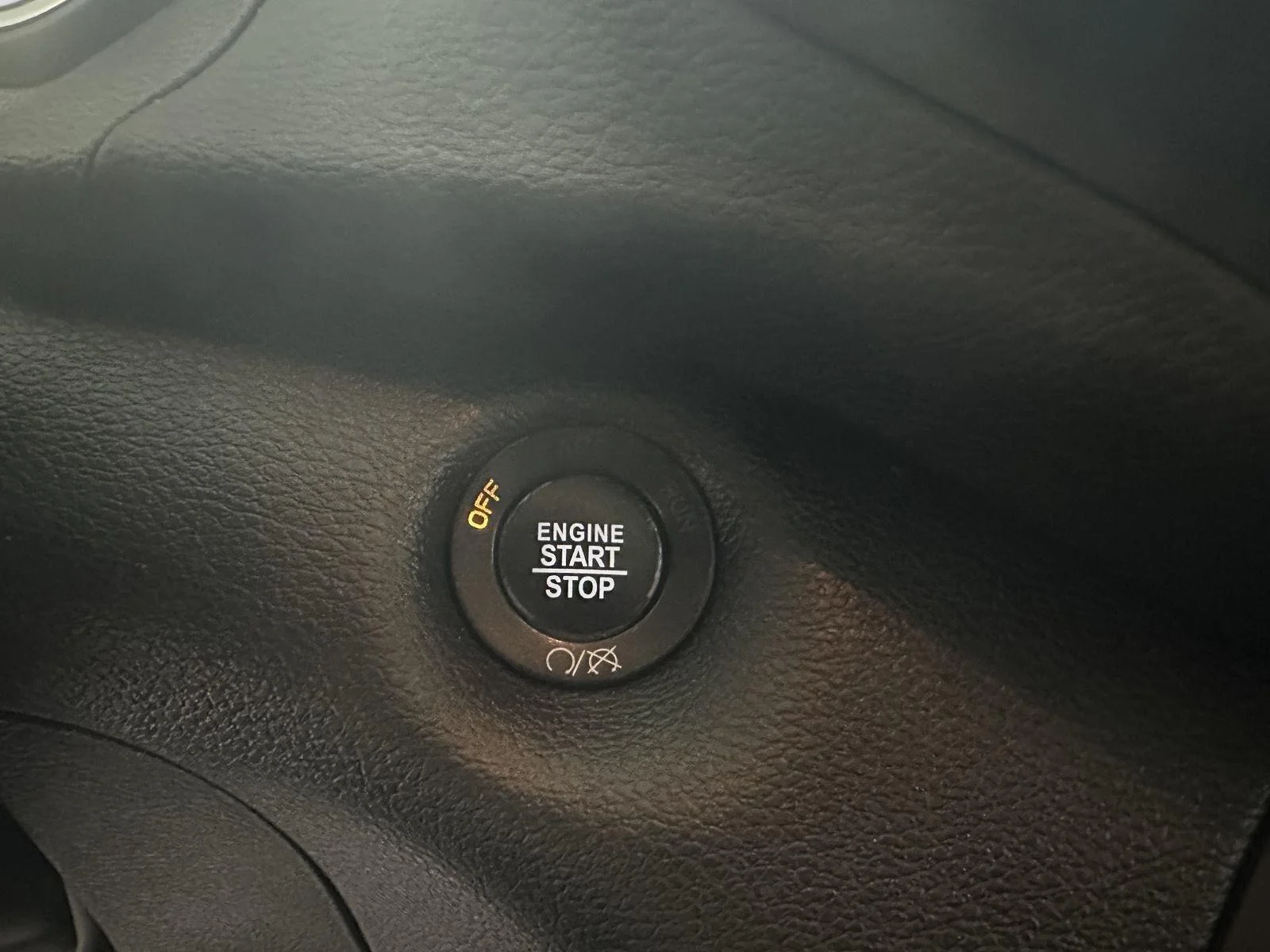Used 2019 Bright White Clearcoat Jeep Limited image 13