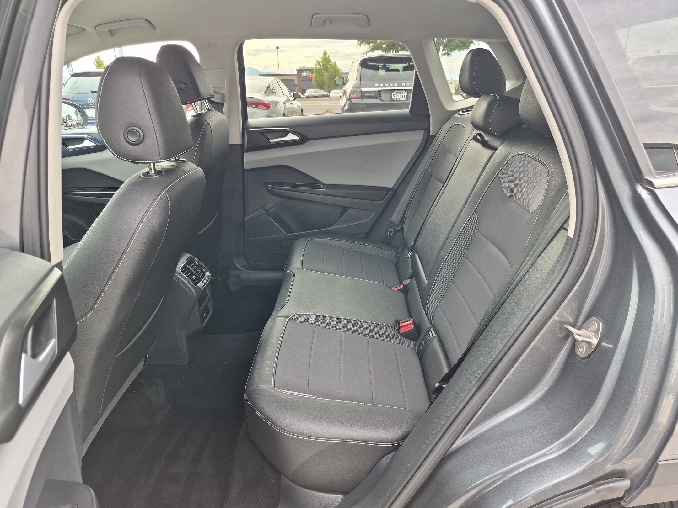 Used 2023 Platinum Gray Metallic Volkswagen SE image 27