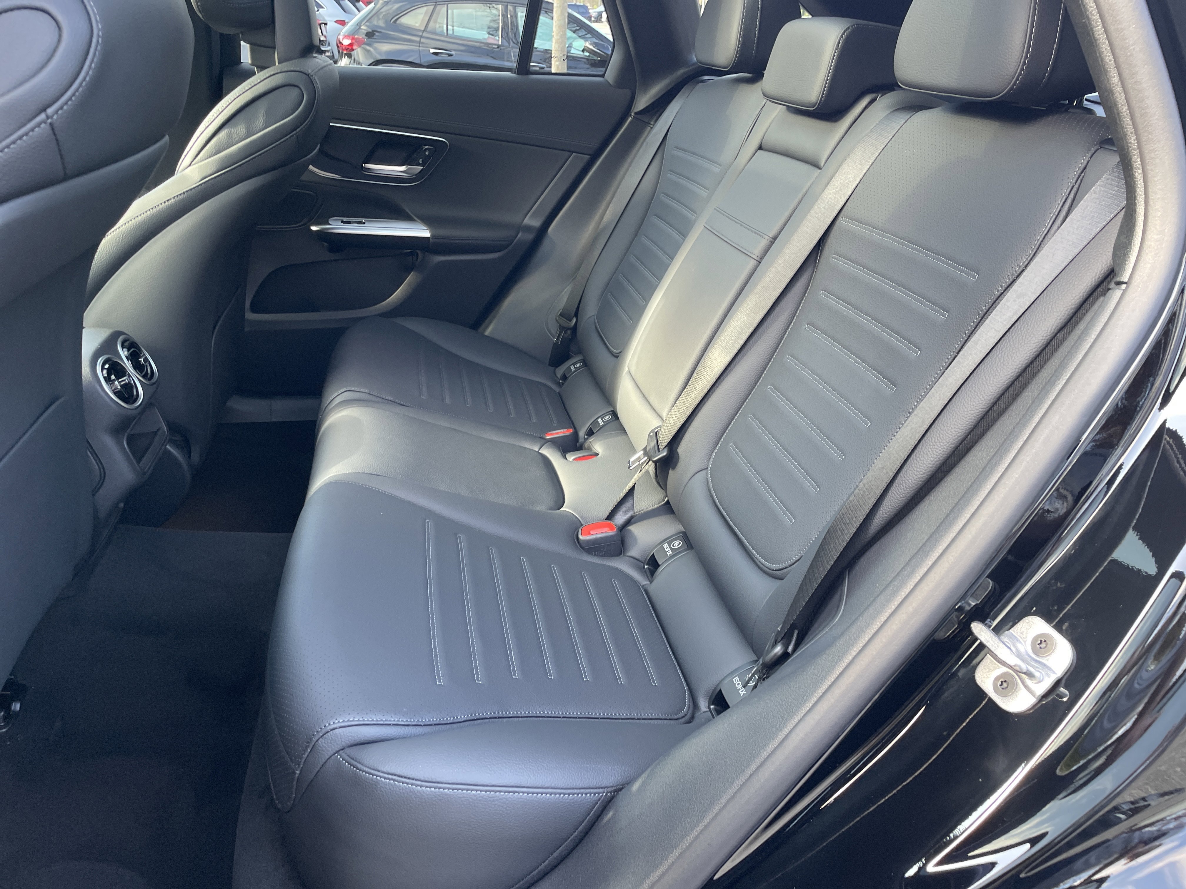 New 2026 Black Mercedes-Benz GLC 300 SUV image 37