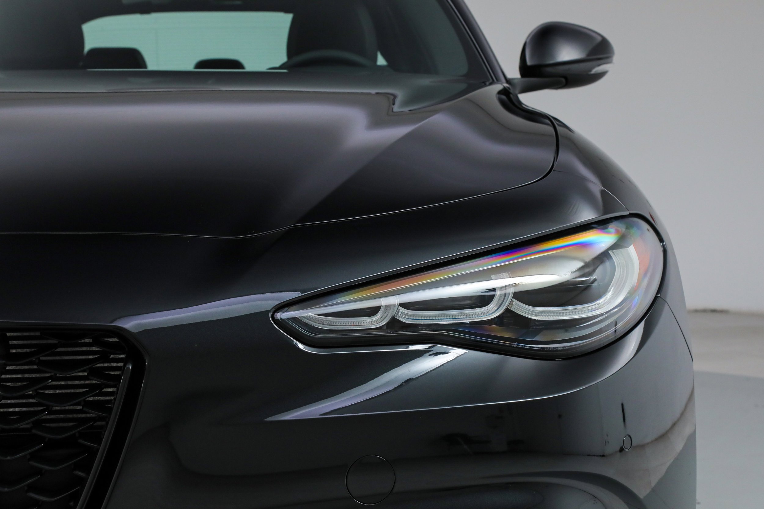 New 2026 Vulcano Black Metallic Exterior Paint Alfa Romeo  image 10