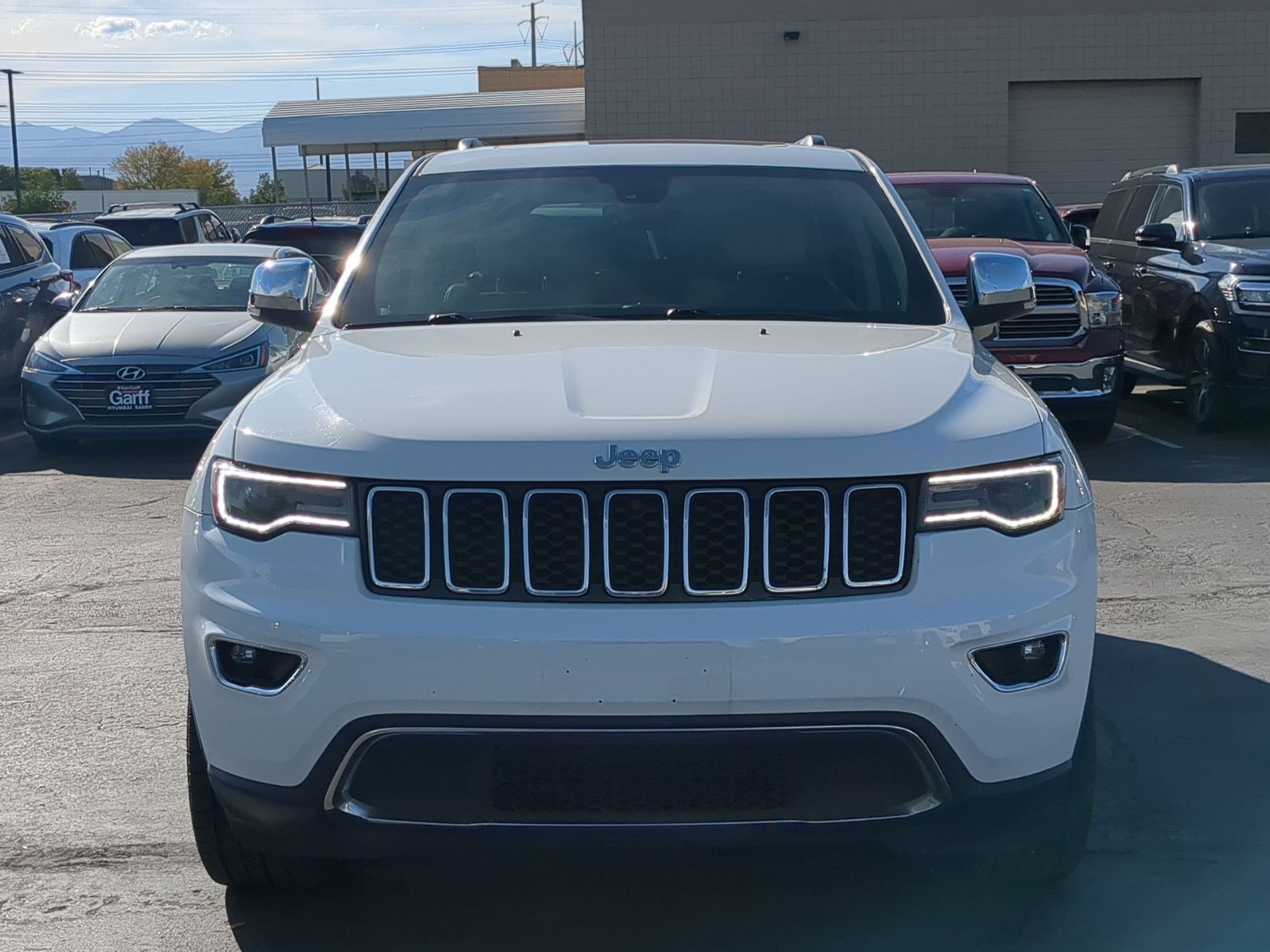 Used 2017 Bright White Clearcoat Jeep Limited image 9