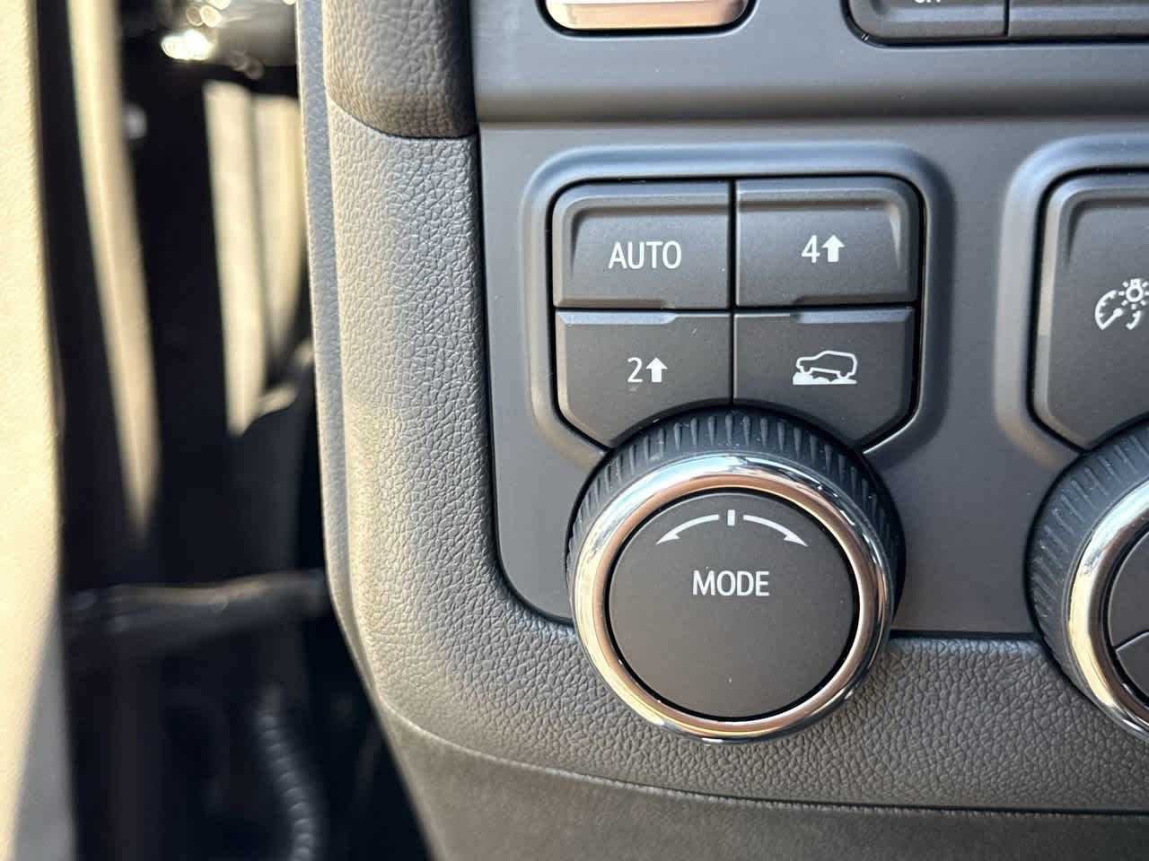 2026 Chevrolet Suburban Premier - Photo 21