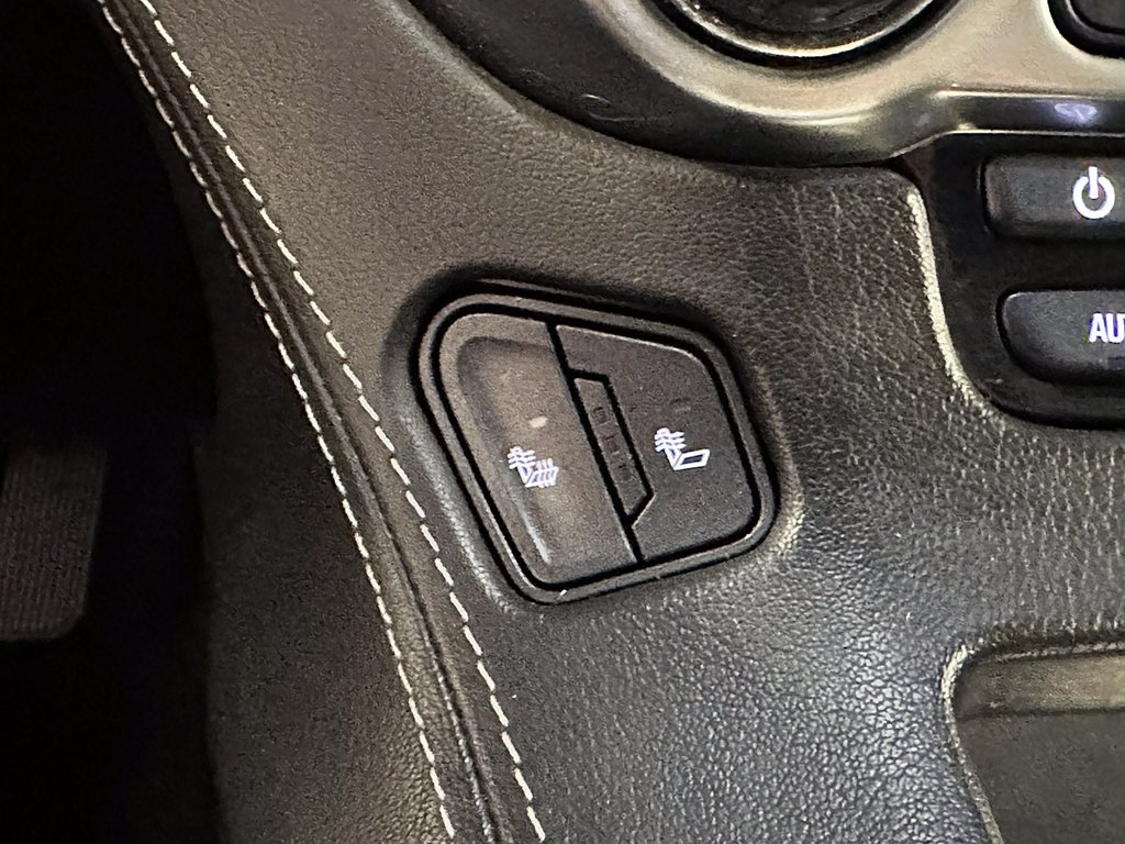 Used 2018 BLACK Chevrolet LT image 32