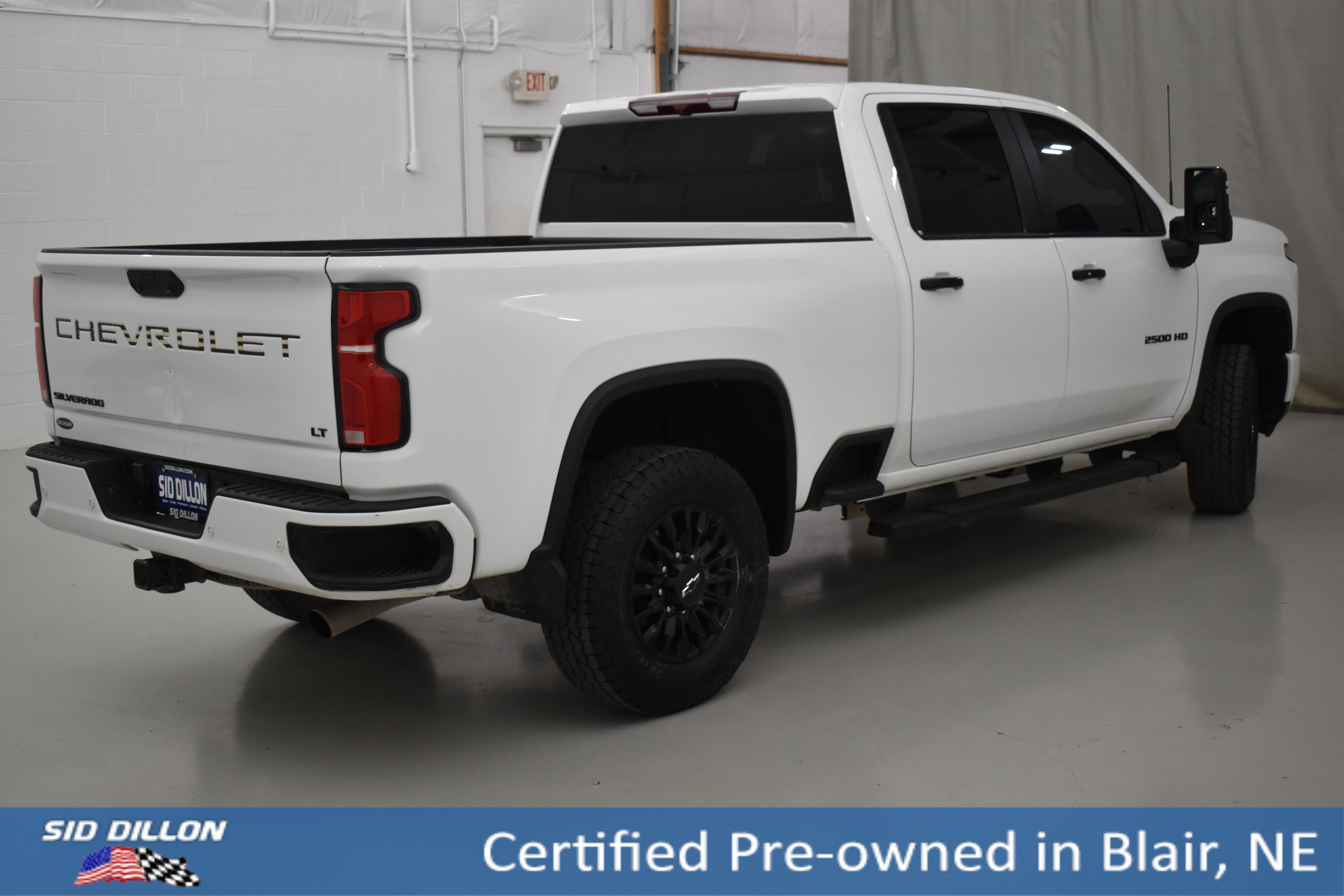 Used 2024 Summit White Chevrolet LT image 12
