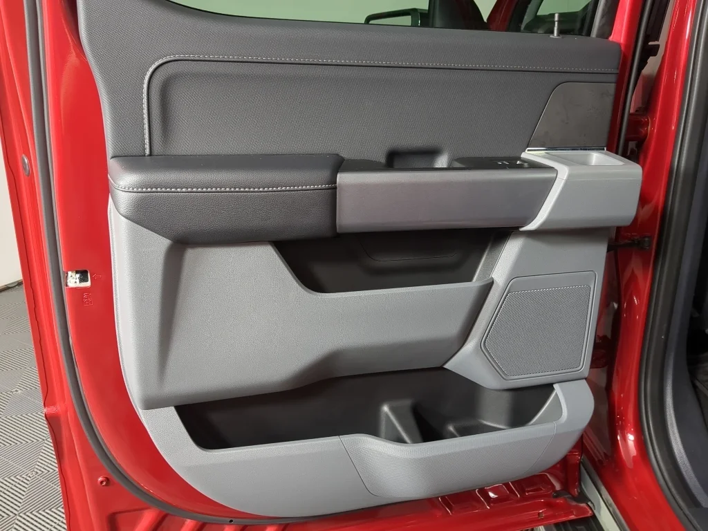 Used 2025 Red Ford XLT image 16
